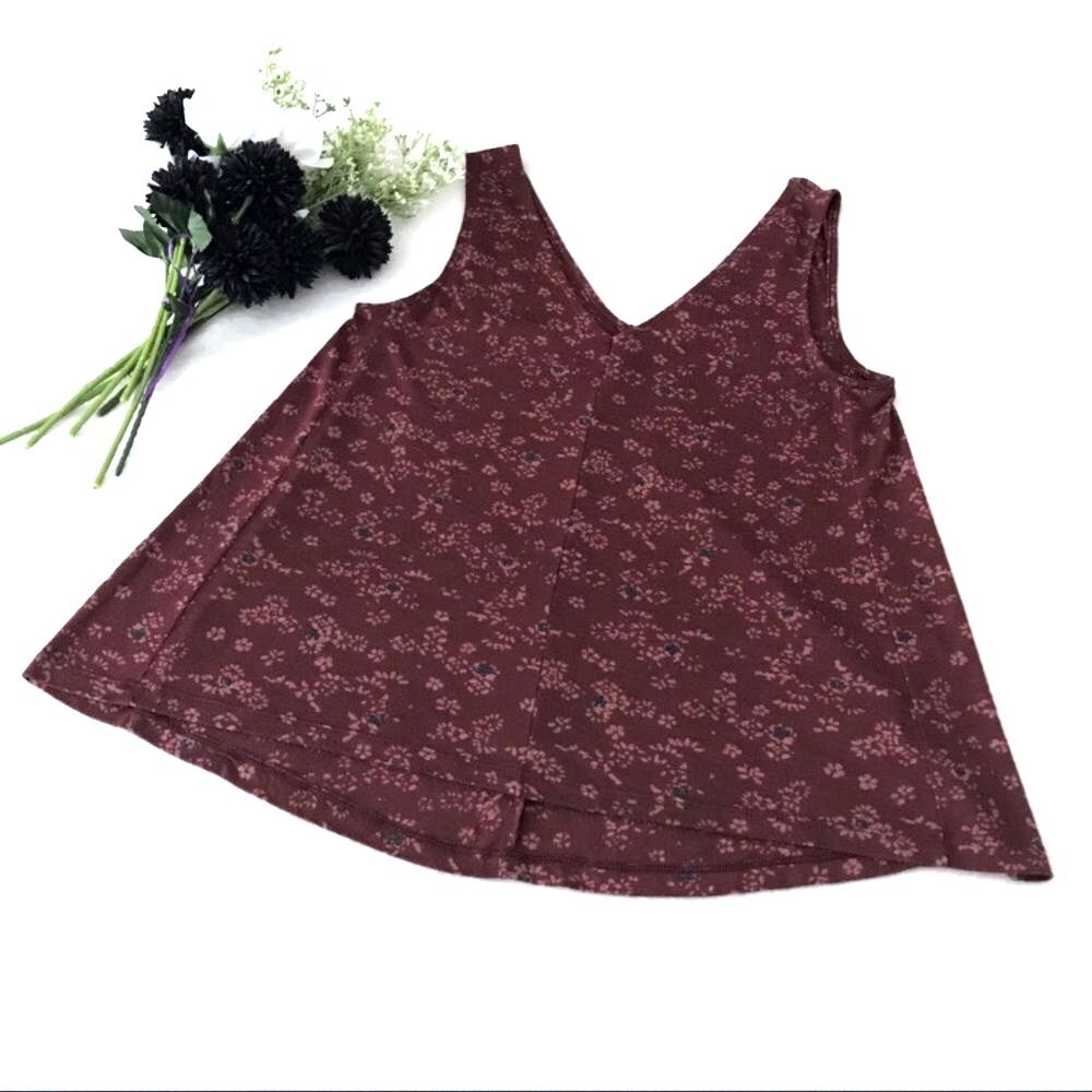 Old Navy Tank Top Size Small Burgundy Floral